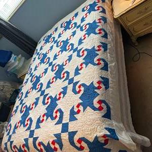 Lot #680 Queen Quilt