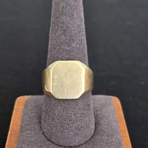 Lot #821 10k Gold Ring - TW is 12g - Size 9