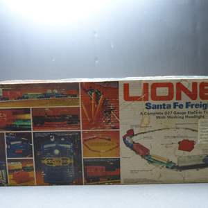 Lot #2 Lionel Santa Fe Freight Train Set With Box