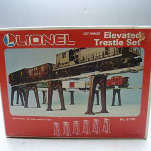 Lot #21 Lionel Elevated Trestle Set With Box