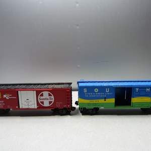 Lot #40 Mixed Lot 2 MTH Train Cars As Shown