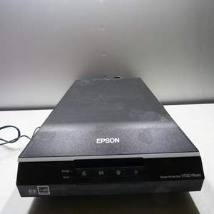 Lot #68 Epson Perfection V550 Photo Scanner See Description