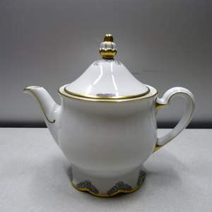 Lot #221 Kgl Priv Tettau Porcelain Teapot