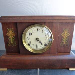 Lot #75 Vintage Sessions Mantle Clock See Description