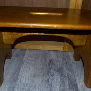 Lot #353  Small wood (Amish made) reverse handle stool (sorry pictures are dark)