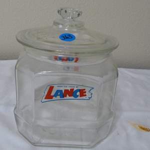 Lot #363  Lance ORIGINAL VINTAGE crackers countertop store display jar Made in USA (lid perfect)