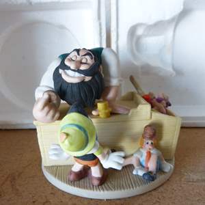 Lot #6 Limited Edition Disney Heroes & Villains Pinocchio Figurine