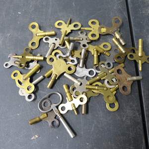 Lot #88 Mixed Lot Clock Keys As Shown