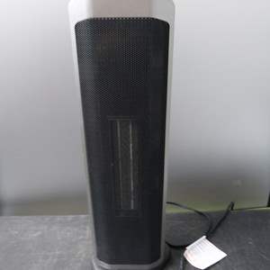 Lot #165 Better Homes & Gardens Tower Heater