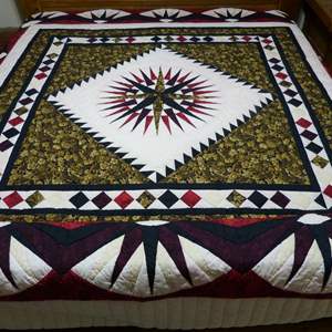 Lot #202 Beautiful Amish Handmade Mariners Compass Quilt