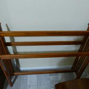 Lot #209 Quilt Rack