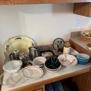 Lot #27 - Misc. Lot of dishes / kitchenware