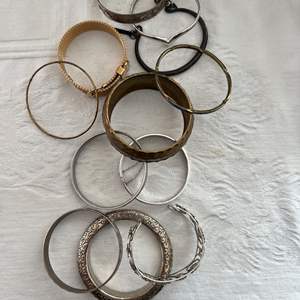 Lot #62 - 12 various bangles