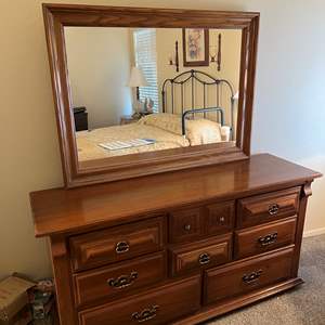 Lot #118 - Dresser with mirror (you must bring help to move)