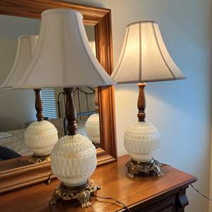 Lot #119 - Lamps matching