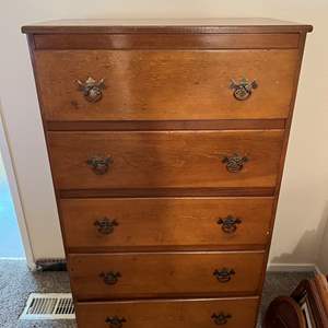 Lot #259 - Dresser measurements in pictures below