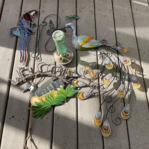 Lot #361 - Bird Decor & Bird Feeder