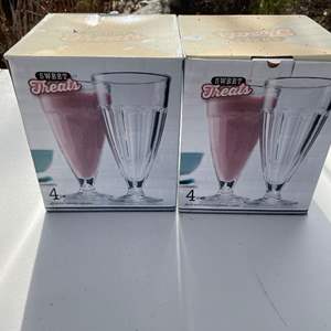 Lot #385 - 2 boxes Sweet treats set of 4 milkshake glasses