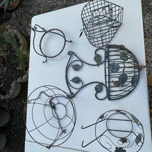 Lot #401 - Wire baskets