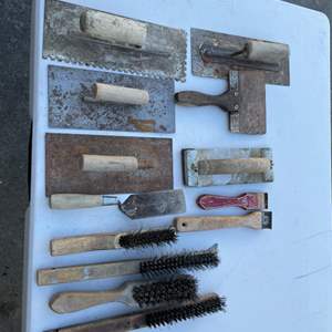 Lot #420 - Troughs, scrapers, wire brushes