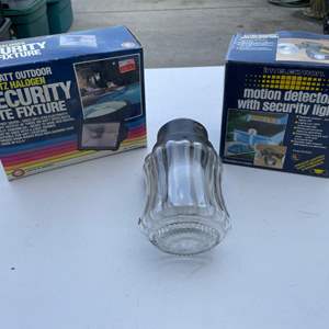 Lot #433 - Security lighting & Vintage outdoor light