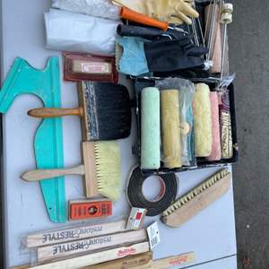 Lot #434 - Painting supplies