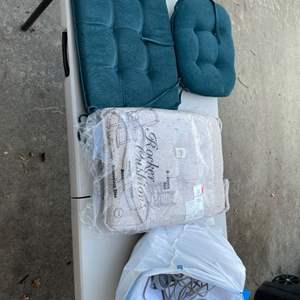 Lot #438 - Chair cushions & Heated bed cover 