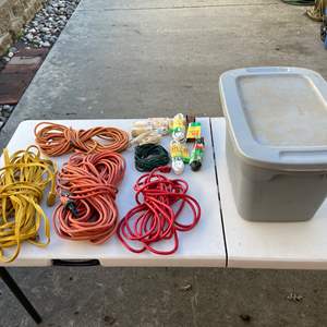 Lot #451 - Extension cords & Tote