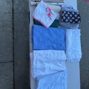 Lot #477 - Blankets, sheets, shelf paper