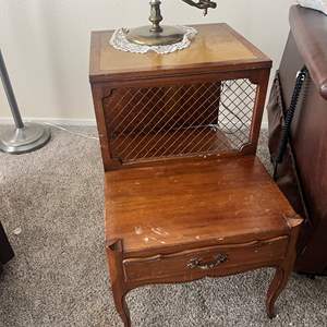 Lot #184 - Side table and working lamp Table 27' tall x 18" wide x 28" deep