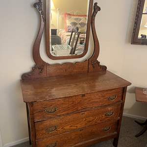 Lot #190 - Oak Dresser 40" w x 31" T x (68" tall with mirror) 18" deep nice condition