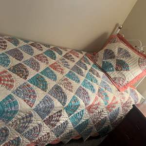 Lot #199 - Hand Stitched Quilt with 2 pillow shams for a single bed