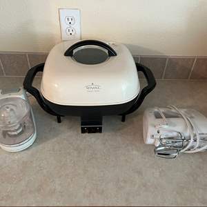 Lot #44 - Electric Skillet, mixer, food processor 