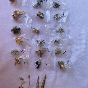 Lot #23 - Cufflinks and tie pins