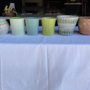 Lot #104 - 6 flower pots