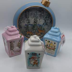 Lot #625 Mr Christmas Pastel Light up Lanterns NIP plus Light Up Ornament