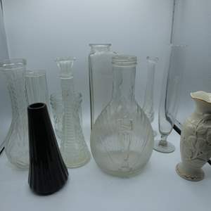 Lot #480 Lot of Vases