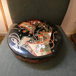 Lot #514 Asian Nesting Round Box, Lacquerware