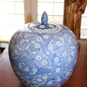 Lot #18 Large Blue & White Ginger Jar/Urn/ Chinese 