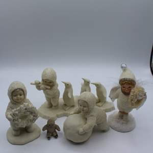 Lot #226 Lot of Snow Babies 