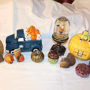 Lot #692 Snowglobe, Acorn, Pumpkins