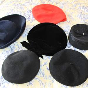 Lot #601 Lot of Vintage Hats