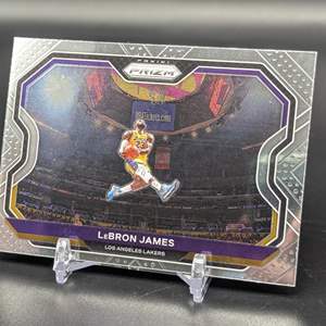 Lot #200 - 2020-21 Panini Prizm Basketball NBA Lebron James No 1 Kobe Tribute Dunk