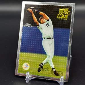 Lot #246 - 1996 TOPPS CHROME DEREK JETER ROOKIE RC CARD #80