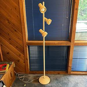 Lot #28 - Mid-Century style floor lamp 