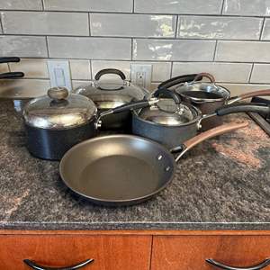 Lot #38 - Circulon pan set