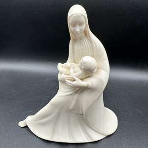 Lot #67 - 1963 Mary and child figurine