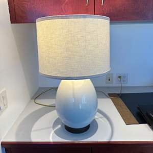 Lot #77 - Ceramic table lamp