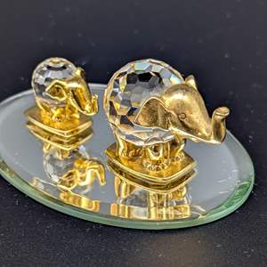 Lot #17 - Crystal Elephants Miniatures