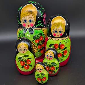 Lot #143 - Art Russian Dolls Nesting dolls